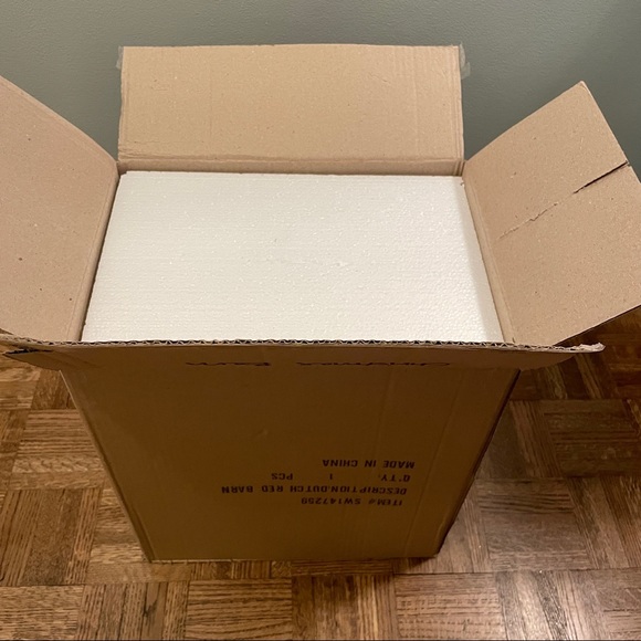 Large Red Dutch Barn Christmas Putz - Picture 7 of 8